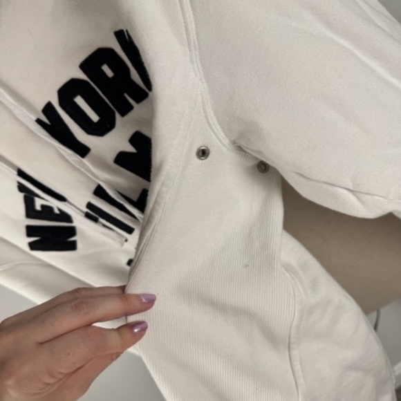 New York Film Academy Sweatshirt - Picture 4 of 8